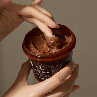 Scrub essenziale perfetto allo zucchero nero 2X