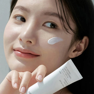 Protezione solare leggera Oil Control